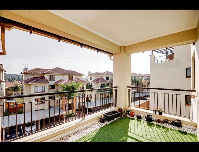 2 BEDROOM APARTMENT FOR SALE IN SUNNINGHILL